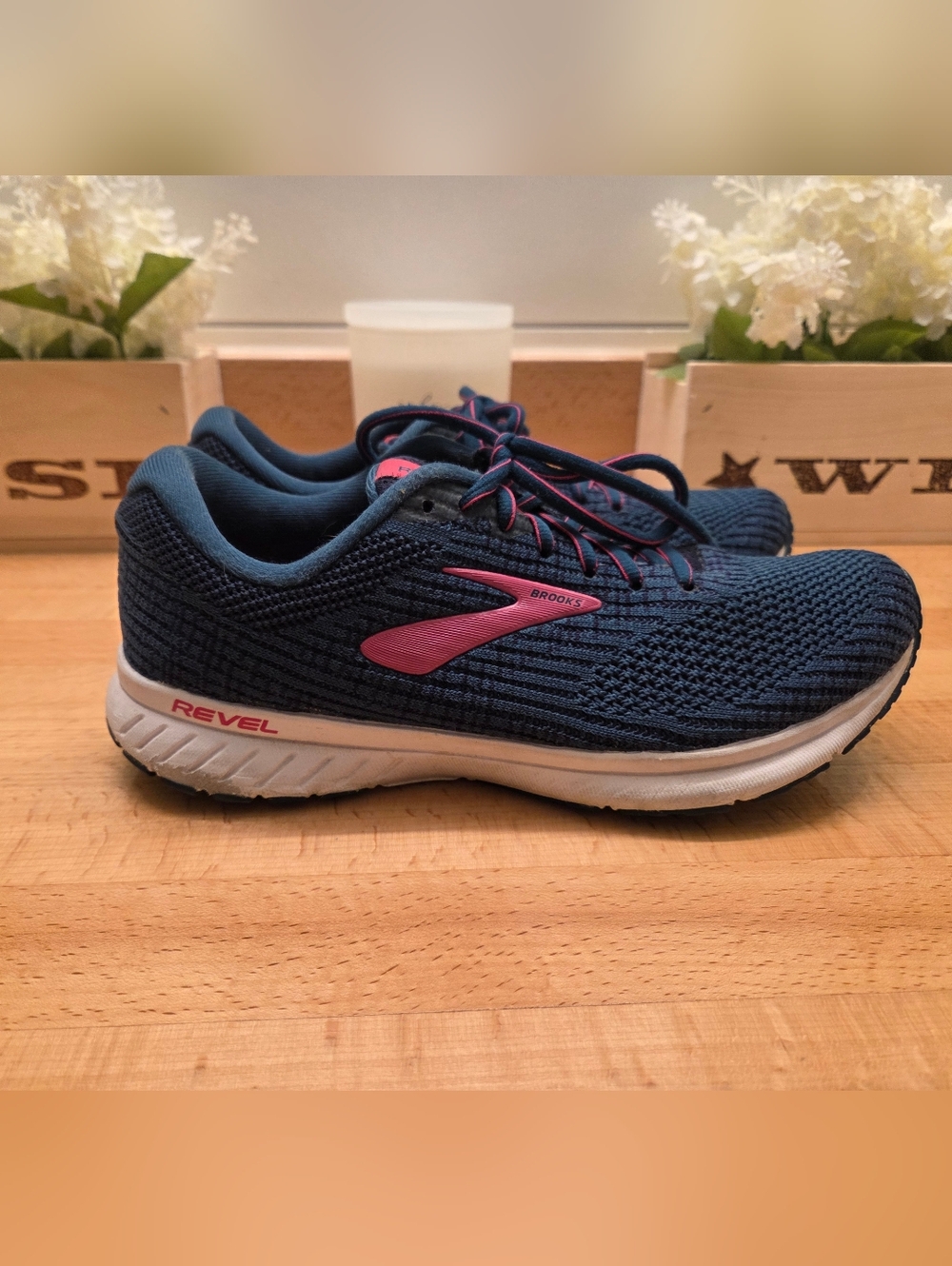Brooks Revel 3 Women's Size 9 B (Medium) Running Shoes Blue/Beetroot Pink